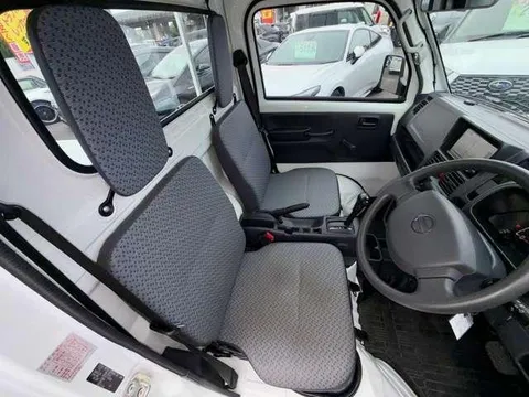 Nissan Clipper Truck