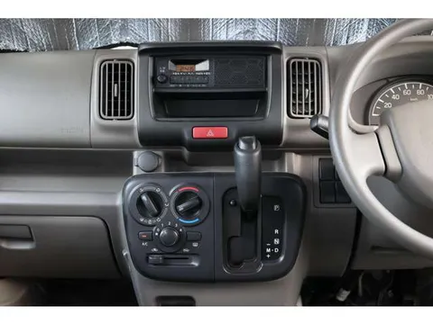 Mitsubishi Minicab Van