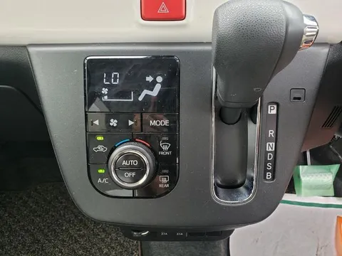 Daihatsu Mira Tocot