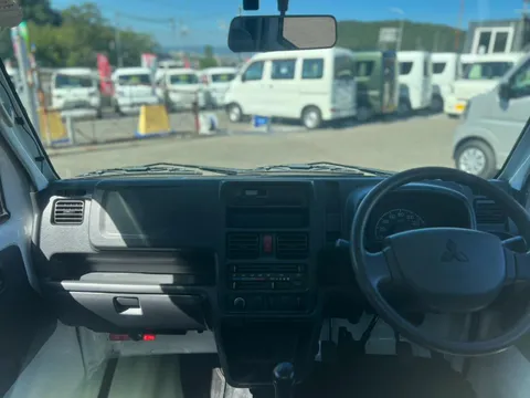 Mitsubishi Minicab Truck