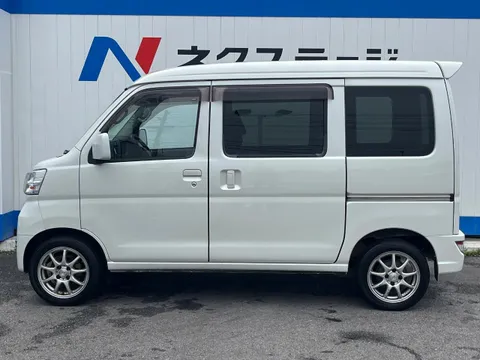 Toyota Pixis Van