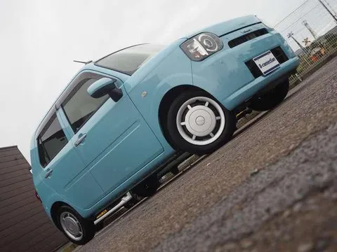 Daihatsu Mira Tocot