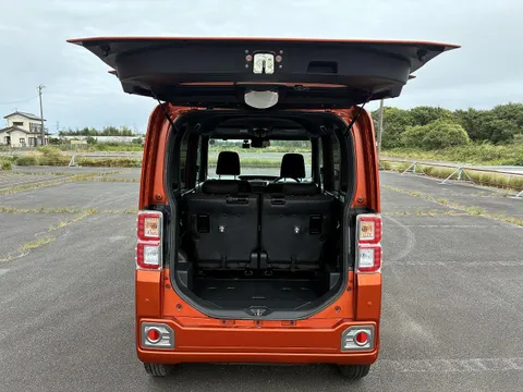 Toyota Pixis Mega