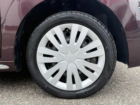 Toyota Pixis Joy