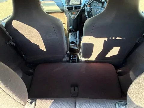 Toyota iQ