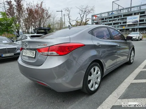 Hyundai Elantra (Avante)