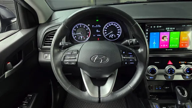Hyundai Elantra (Avante)