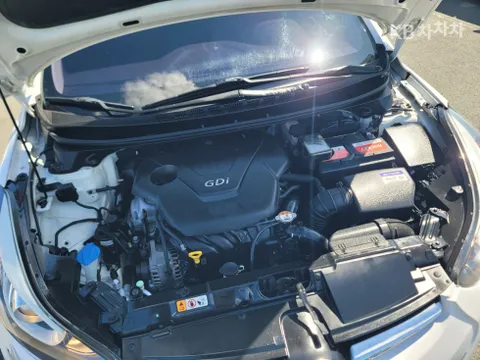 Hyundai Elantra (Avante)