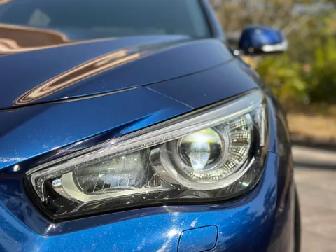 Infiniti Q50L
