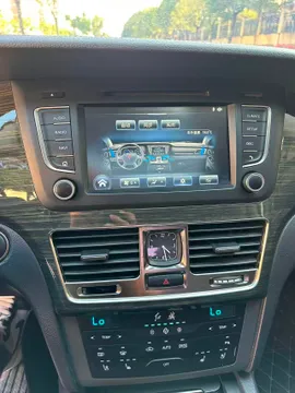 Hongqi H7