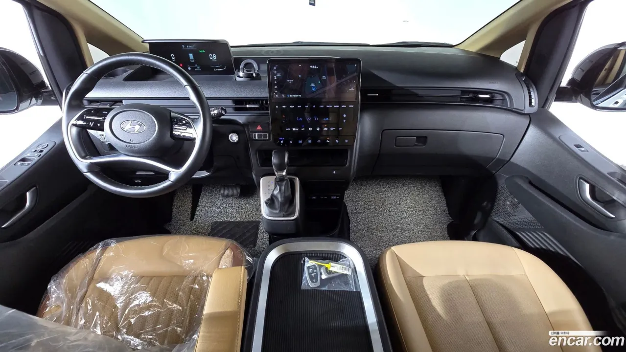 Hyundai Staria