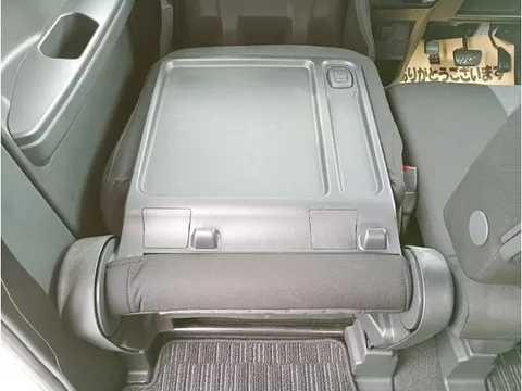 Toyota Pixis Mega