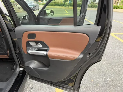 Mercedes-Benz Mercedes-Benz GLB