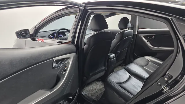 Hyundai Elantra (Avante)