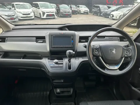 Honda Freed Plus