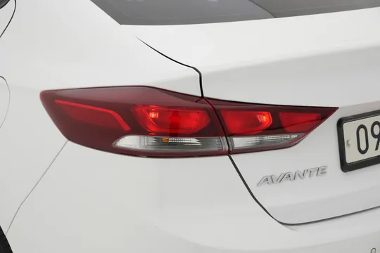 Hyundai Elantra (Avante)