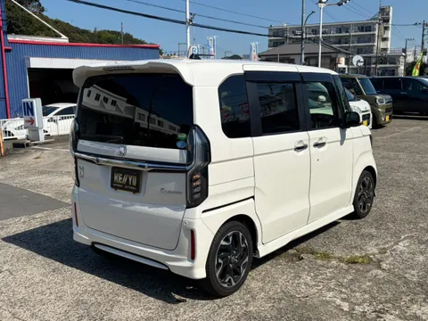 Honda N-BOX Custom