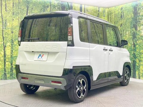 Mitsubishi Delica Mini