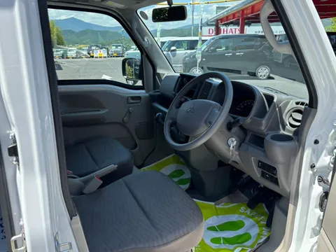 Mitsubishi Minicab Van