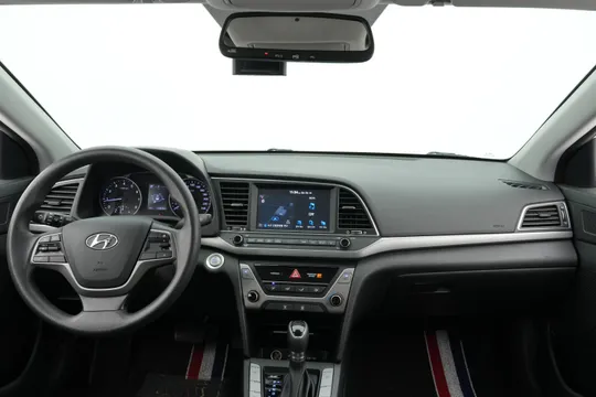 Hyundai Elantra (Avante)