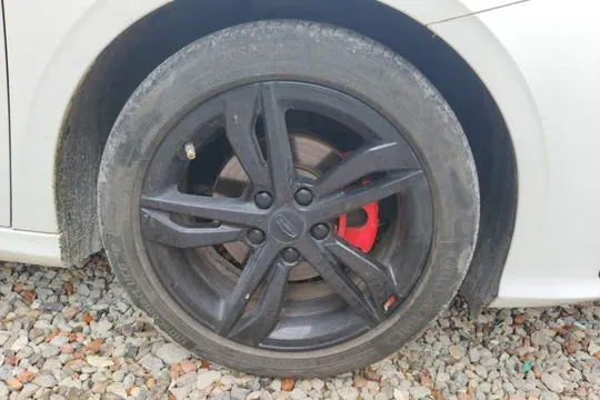 Geely Binray
