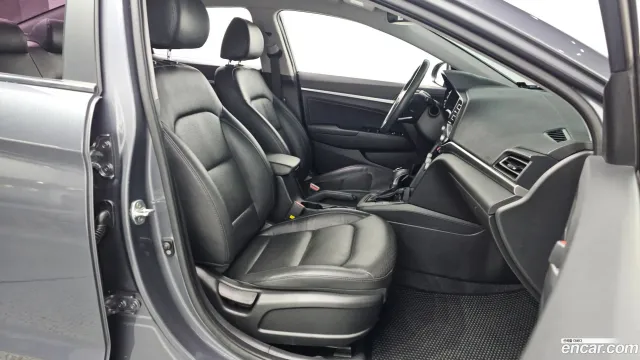 Hyundai Elantra (Avante)