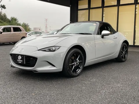Mazda MX-5 (Roadster)