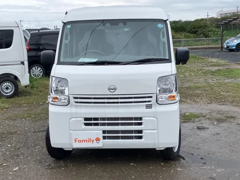 Nissan Clipper Van