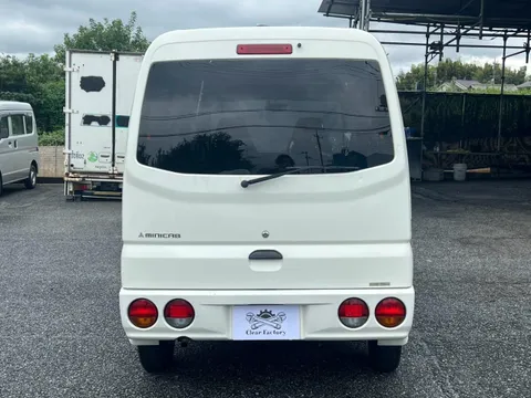 Mitsubishi Minicab Van