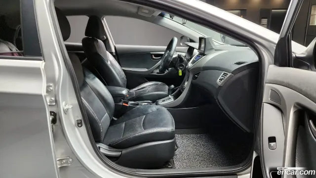 Hyundai Elantra (Avante)