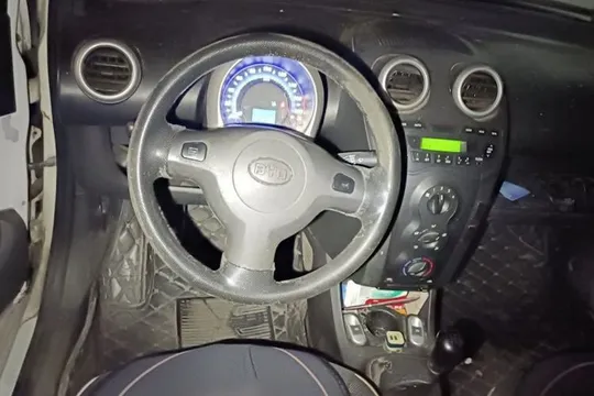 BYD F0