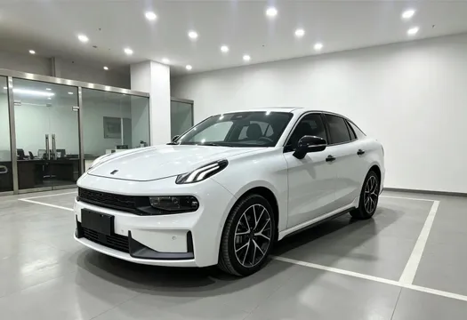 Lynk & Co 03