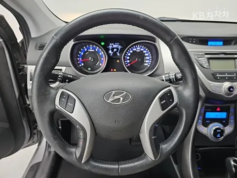 Hyundai Elantra (Avante)
