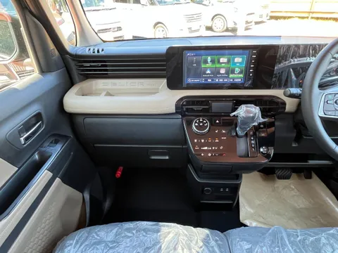 Mitsubishi Delica Mini