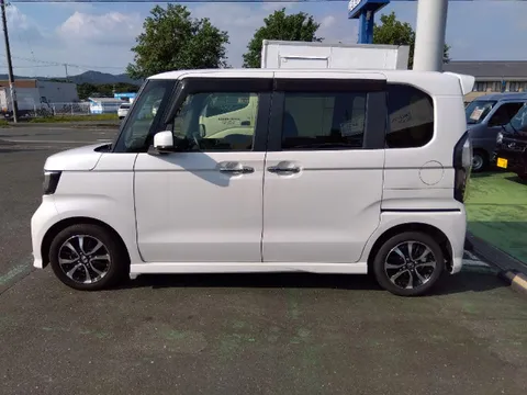 Honda N-BOX Custom