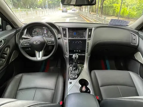 Infiniti Q50L