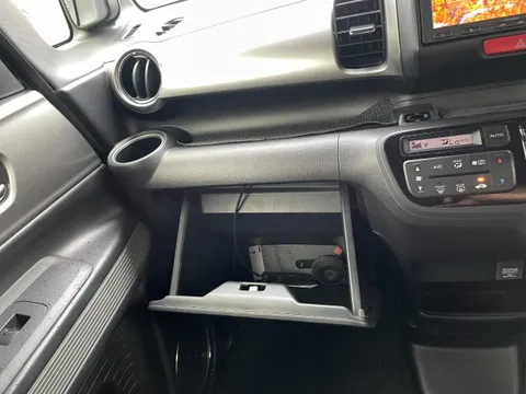 Honda N-BOX Slash