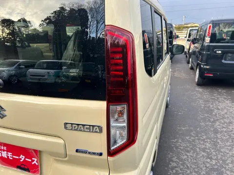 Suzuki Spacia