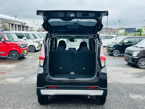 Mitsubishi eK X