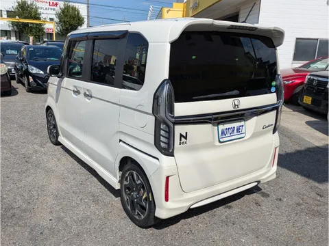 Honda N-BOX Custom