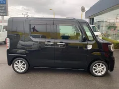 Toyota Pixis Mega