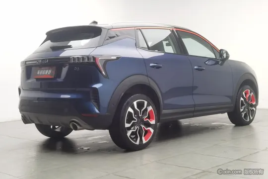 Lynk & Co 06
