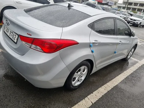 Hyundai Elantra (Avante)