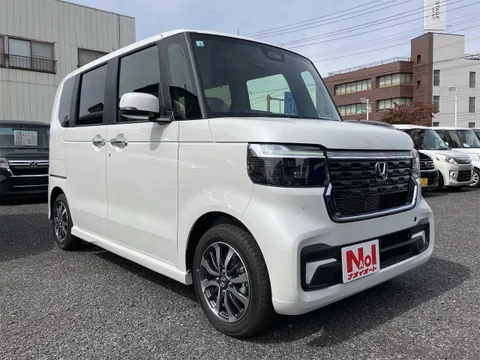 Honda N-BOX Custom