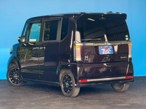Honda N-BOX Custom