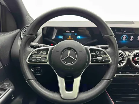 Mercedes-Benz Mercedes-Benz GLA
