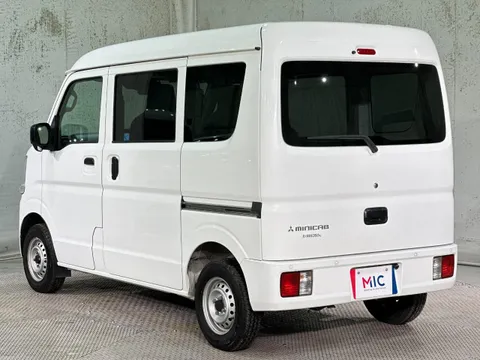 Mitsubishi Minicab Van