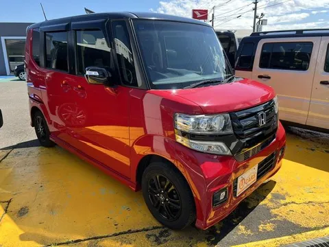 Honda N-BOX Custom