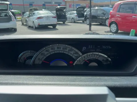 Toyota Pixis Mega