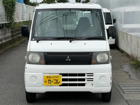 Mitsubishi Minicab Van
